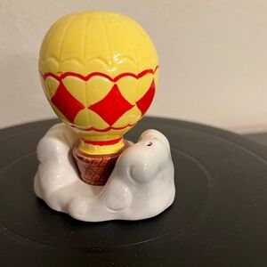 Vintage Sarsaparilla Hot Airballon & Cloud Salt & Pepper Shaker 1986 Japan